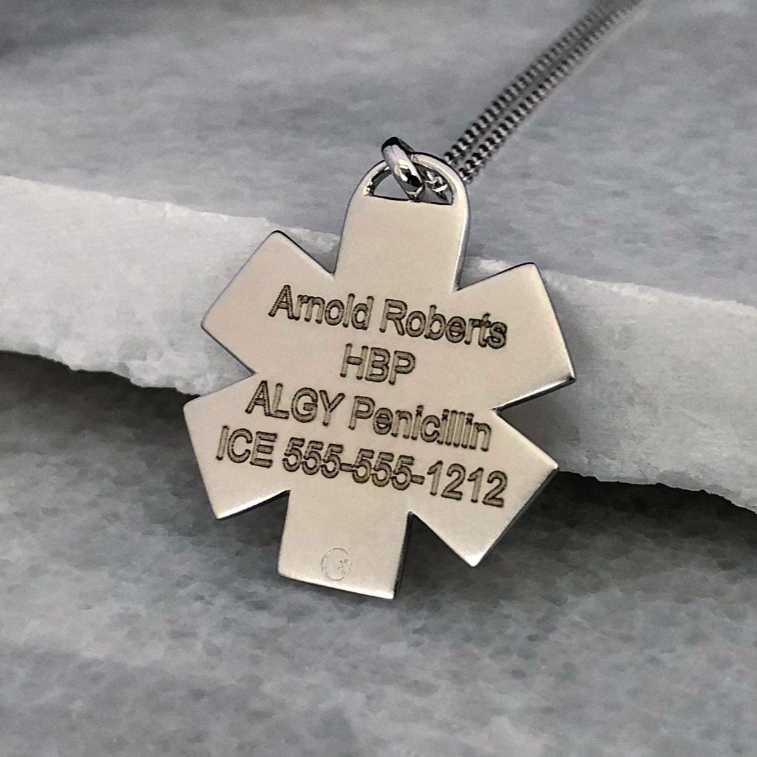 Amazon.com : Medical Alert Tag - Allergic to Bees - Pack Zipper Pull Charms/ Anaphylaxis/Emergency Tag/Medical Warning : Office Products